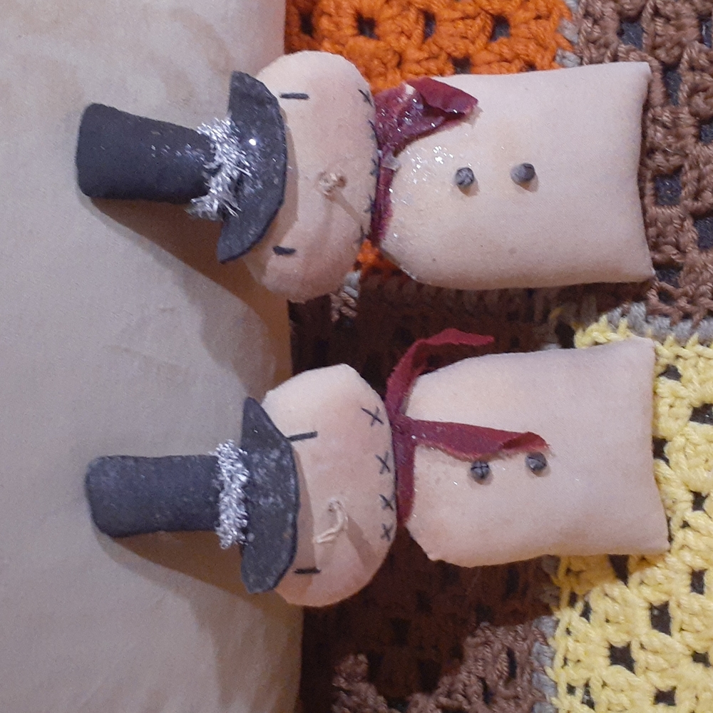 Grungy Primitive snowmen